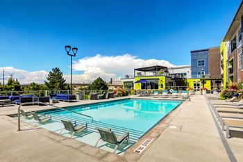 Year round hot tub and outdoor pool